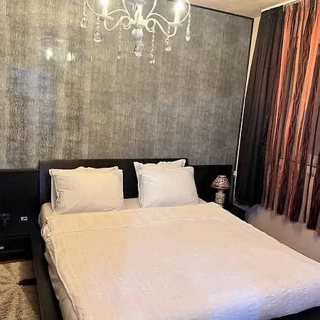 шарон Appartement *